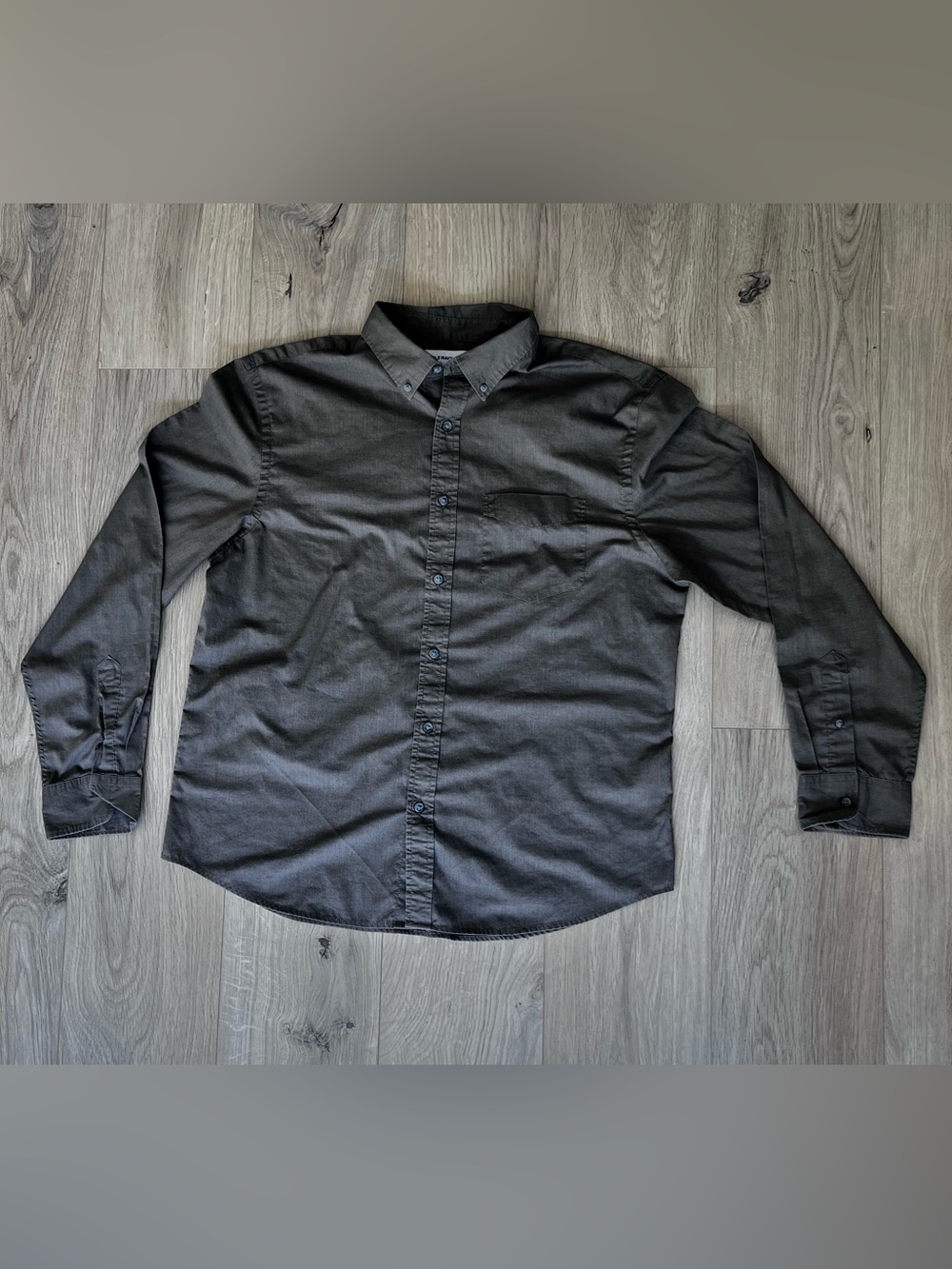 Men's Old Navy Classic Long-Sleeve Button-Up Shirt